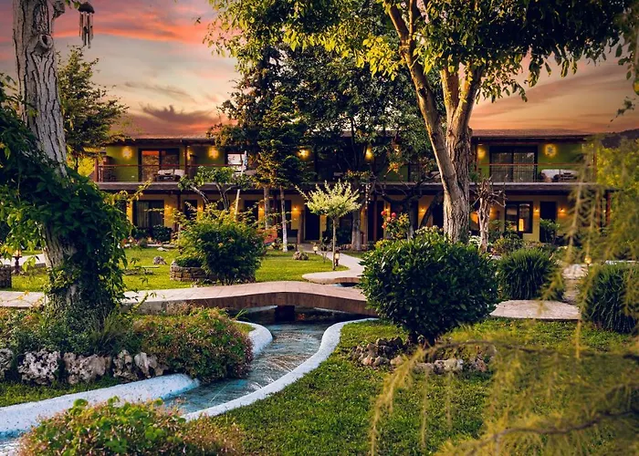 Simi Luxury Suites